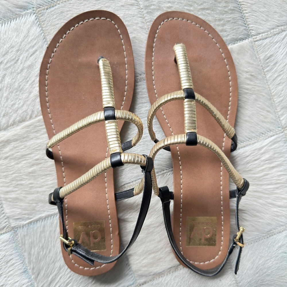 Dolce Vita flat gava sandals. Brand new, never worn. Size 8.5
